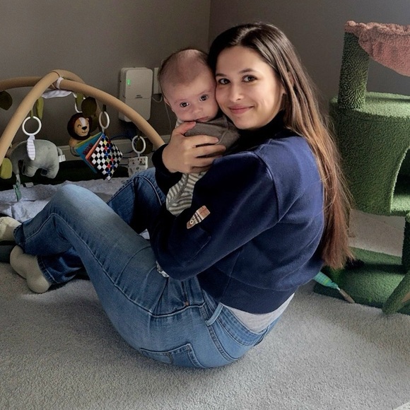 Meet Your Posh Ambassador ✨ - Picture 5 of 5